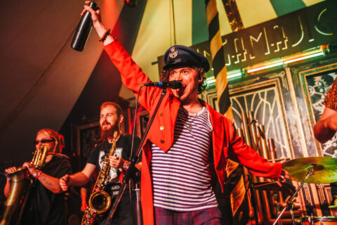 690d4f65-b958-4cd8-8eba-5d8a7ccefa34_web