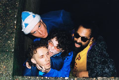 07b99276-92ed-420c-8248-369f8283d083_web