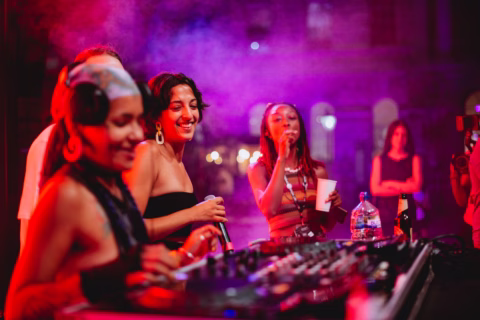 48bb6ea2-09cc-44ca-9165-9e2e7c21ca13_web